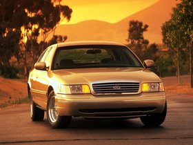 Ford Crown Victoria