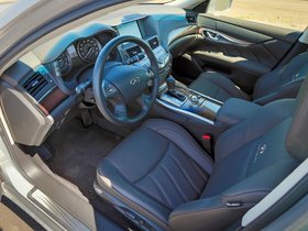 Infiniti Q70