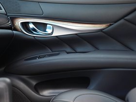 Infiniti Q70