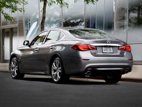 Infiniti Q70