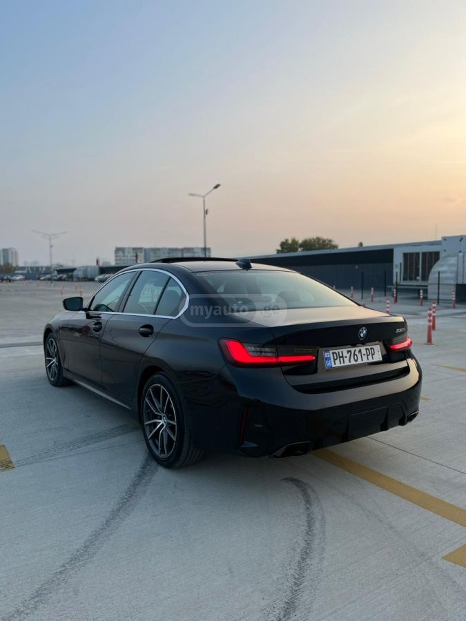 BMW 330
