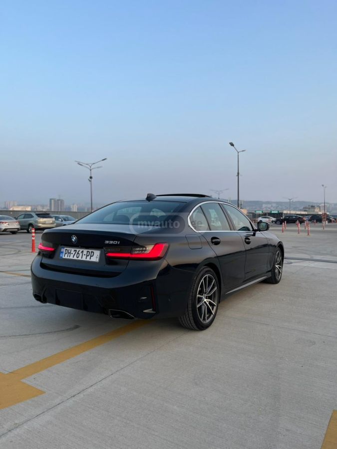 BMW 330