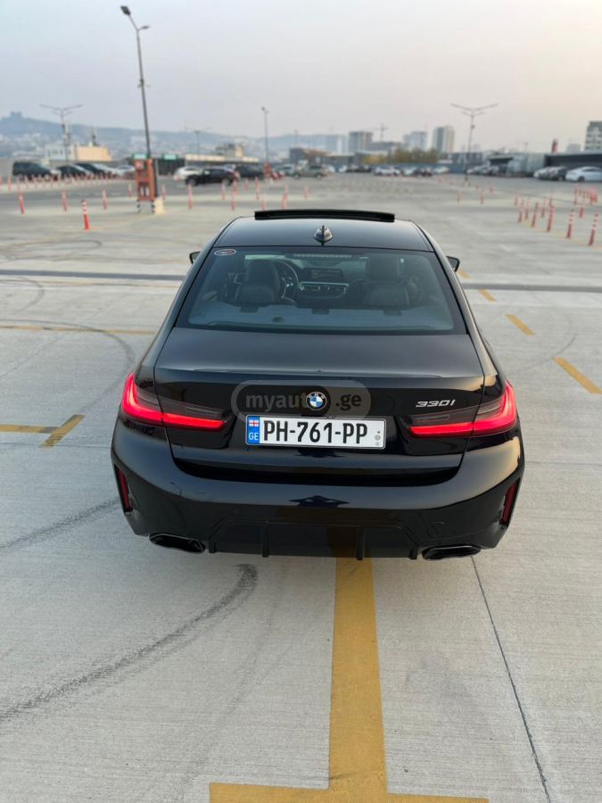 BMW 330