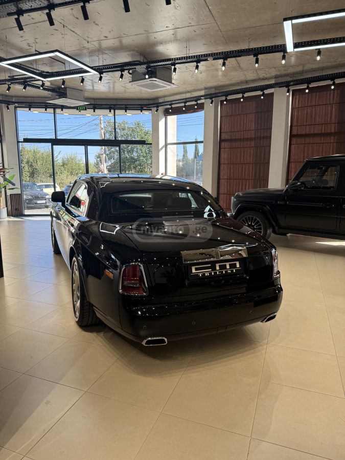 Rolls-Royce Phantom