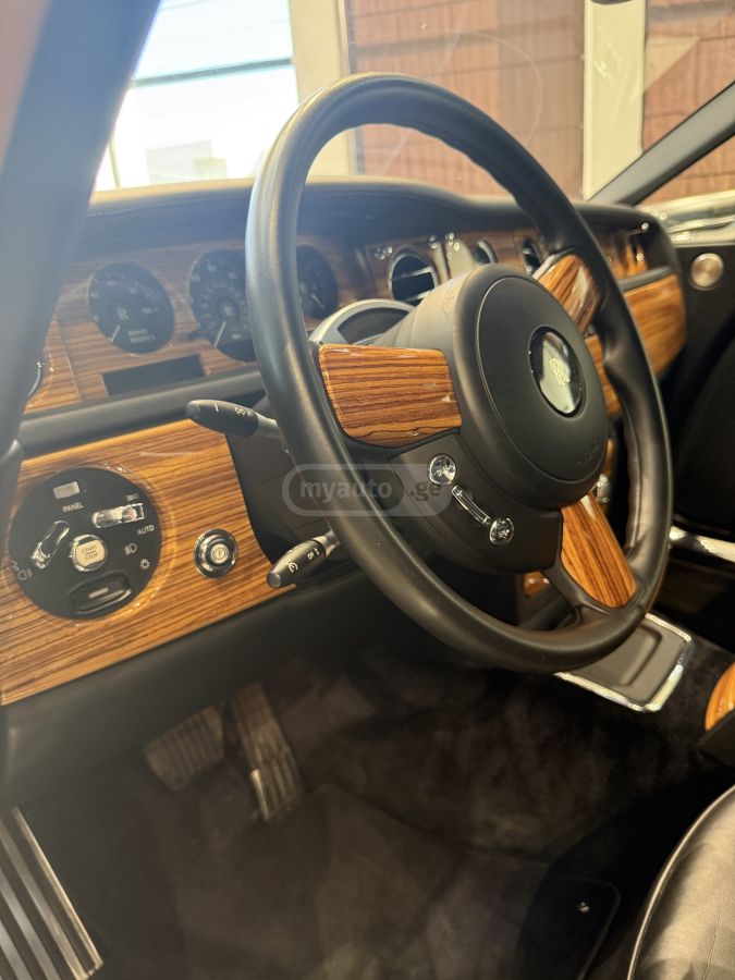 Rolls-Royce Phantom