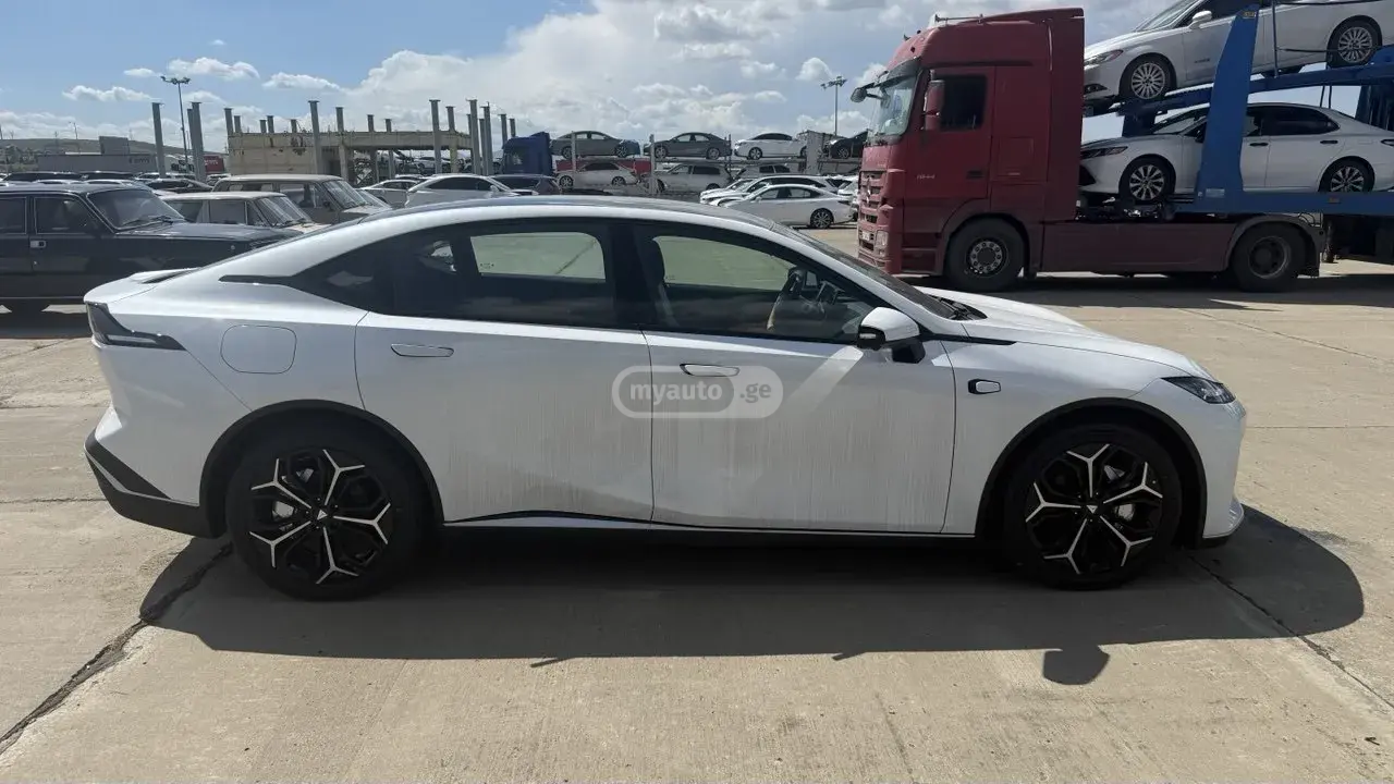 Changan Deepal SL03 