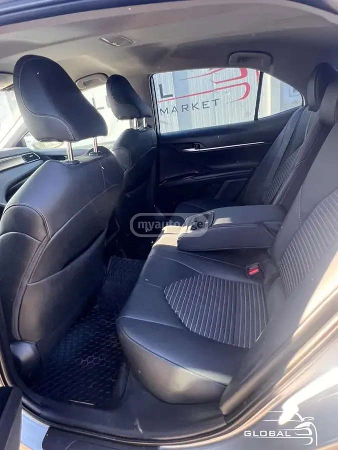 Toyota Camry 
