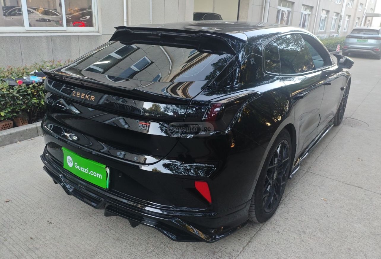 Zeekr 001