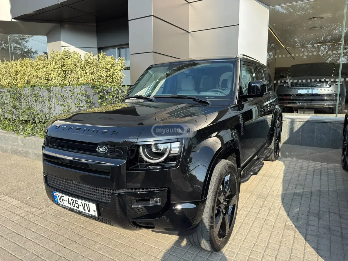 Land Rover Defender 110 