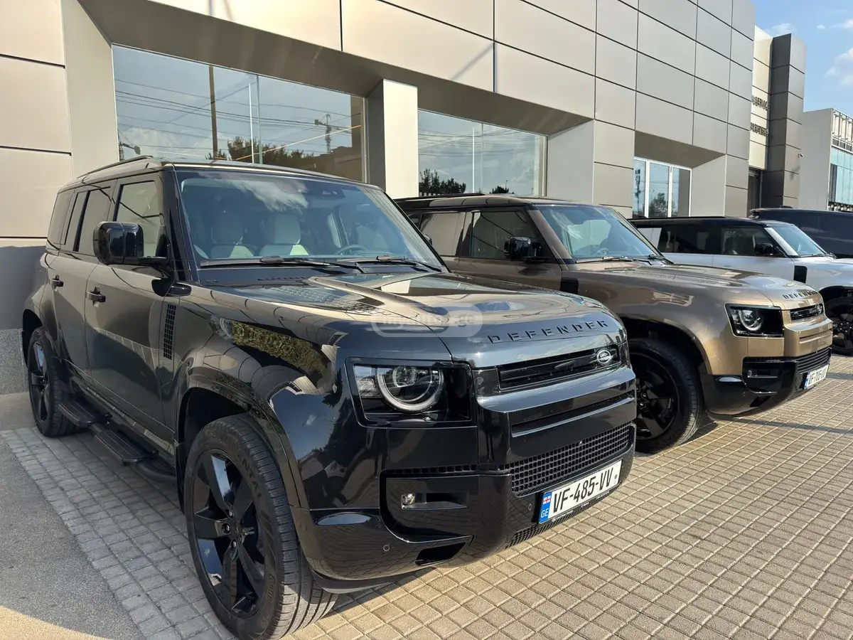 Land Rover Defender 110
