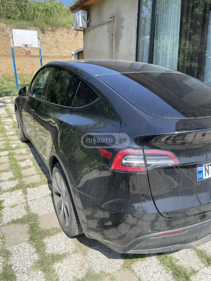 Tesla Model Y, миниатюра 3