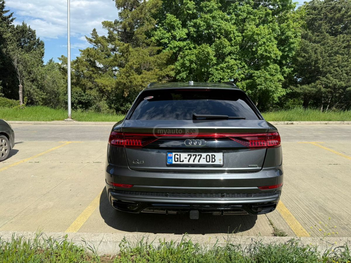 Audi Q8