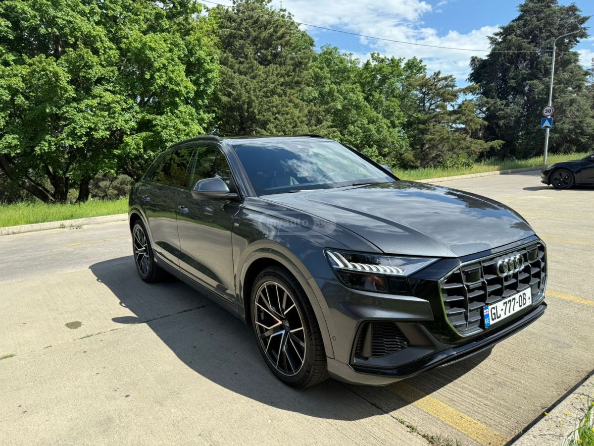 Audi Q8 