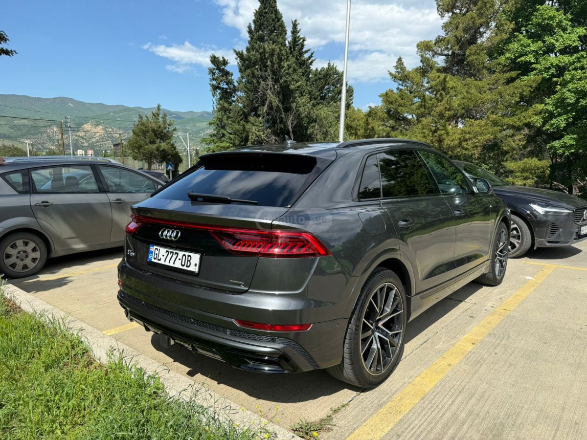 Audi Q8 