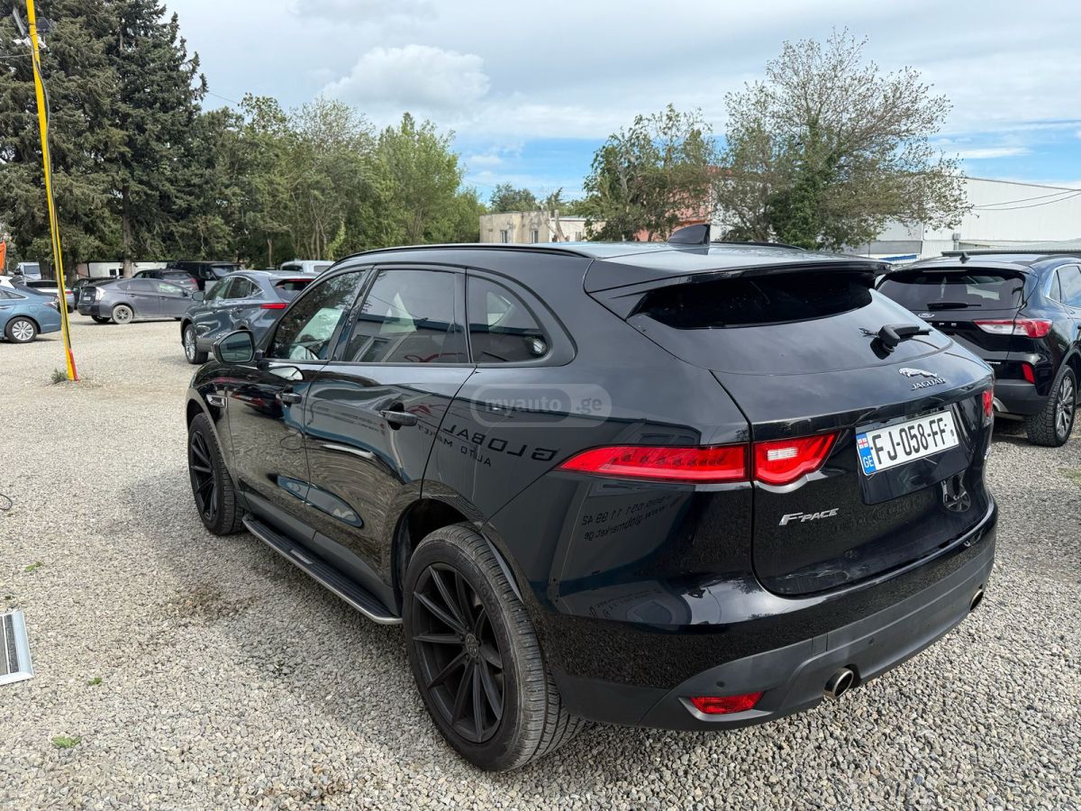 Jaguar F-Pace