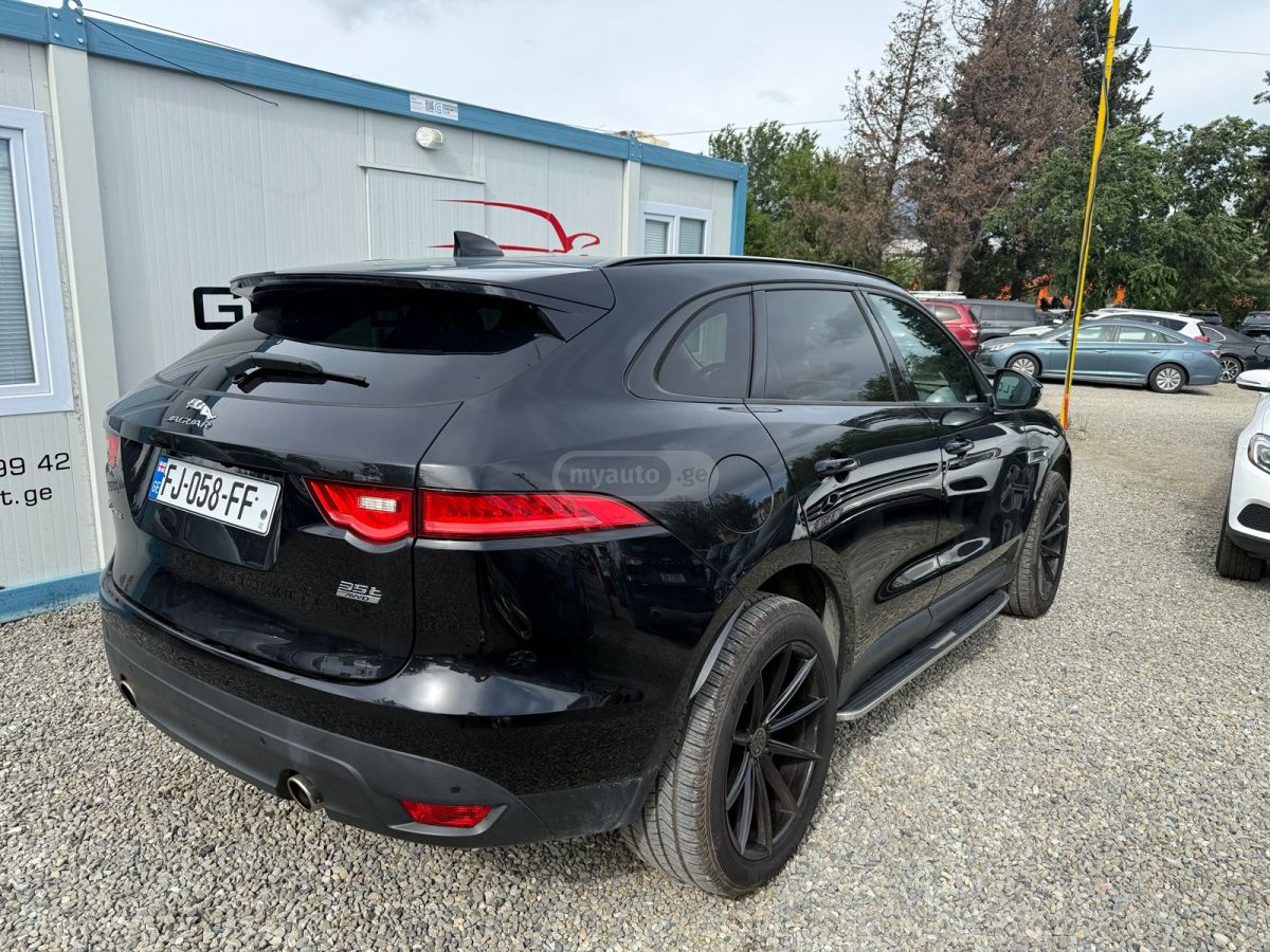 Jaguar F-Pace