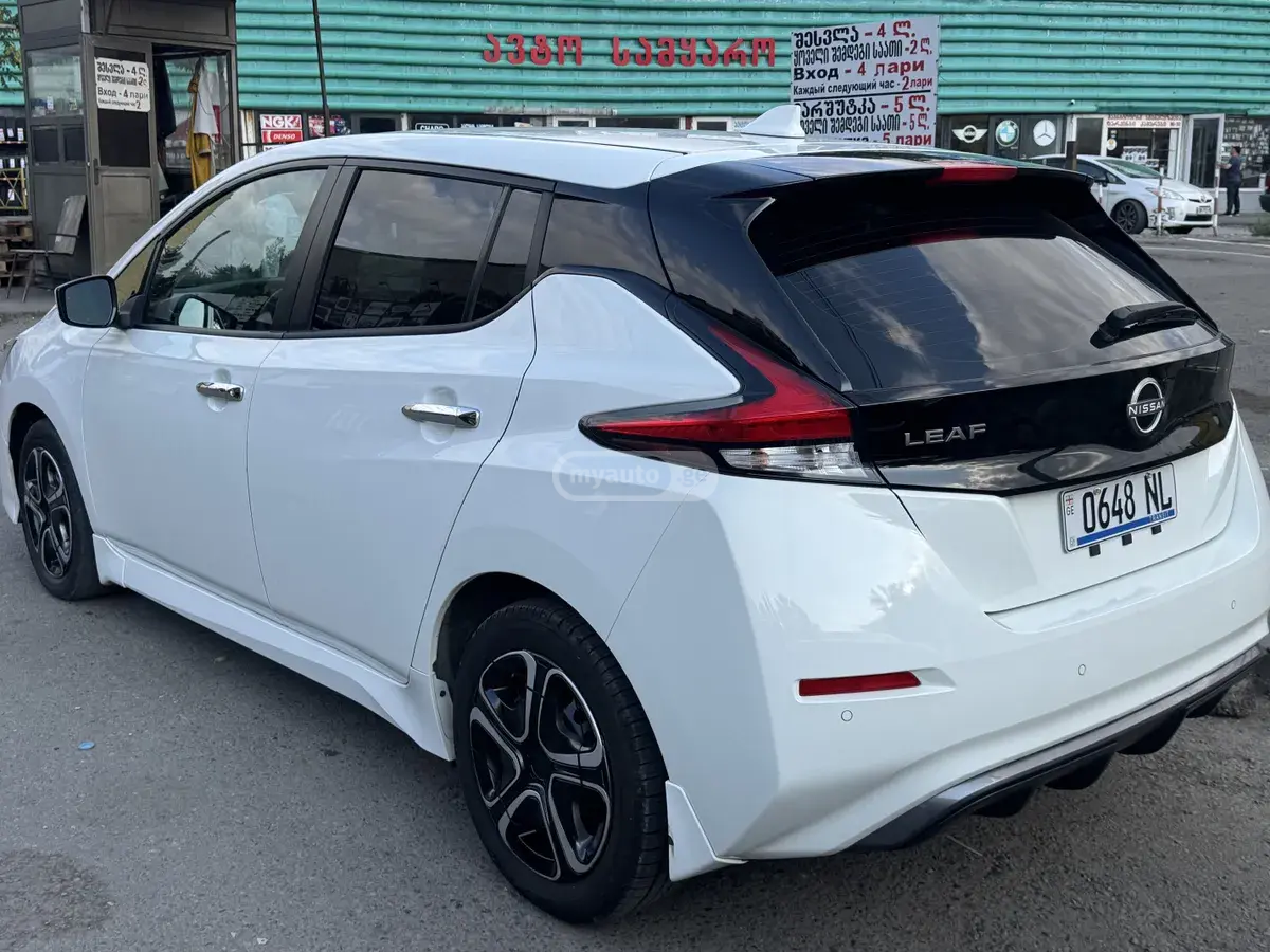 Nissan LEAF, миниатюра 10