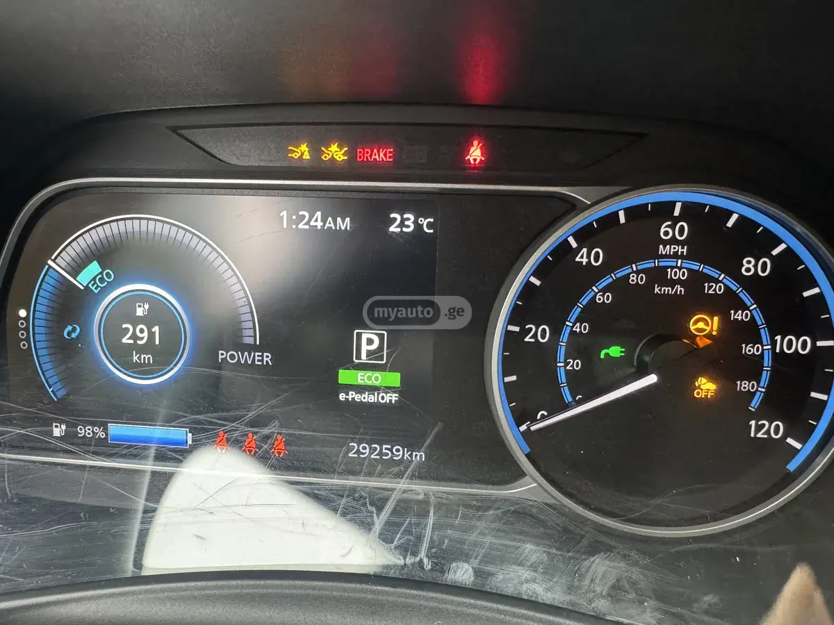 Nissan LEAF, миниатюра 14