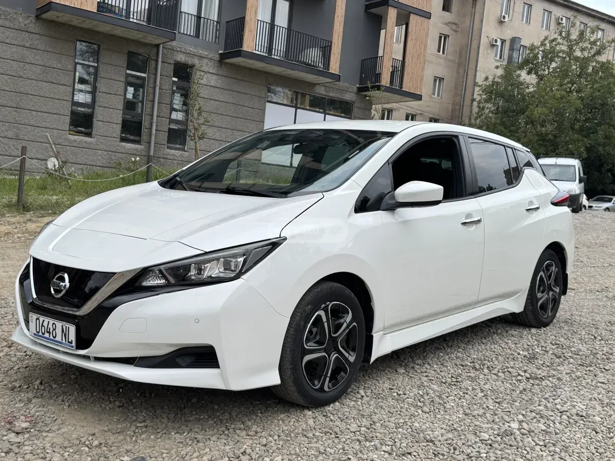 Nissan LEAF, миниатюра 3