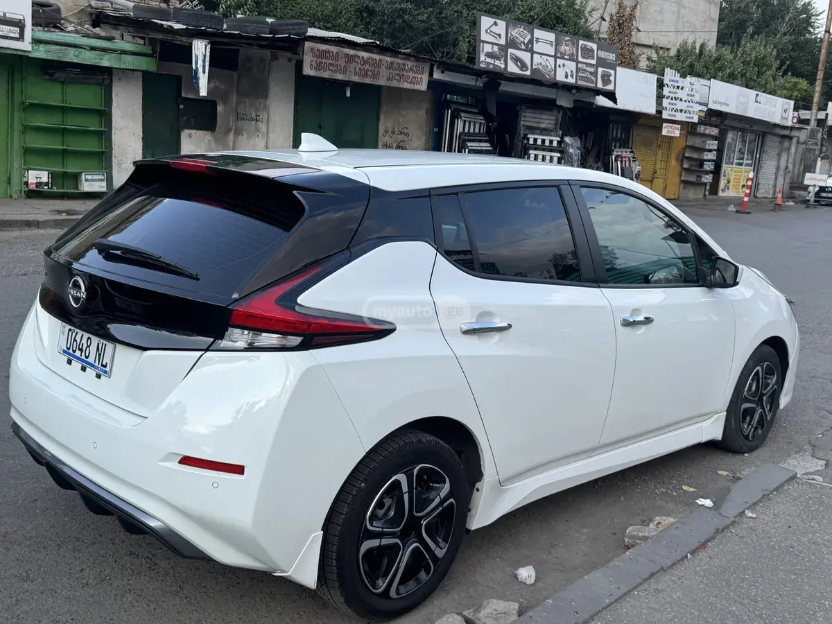 Nissan LEAF, миниатюра 7
