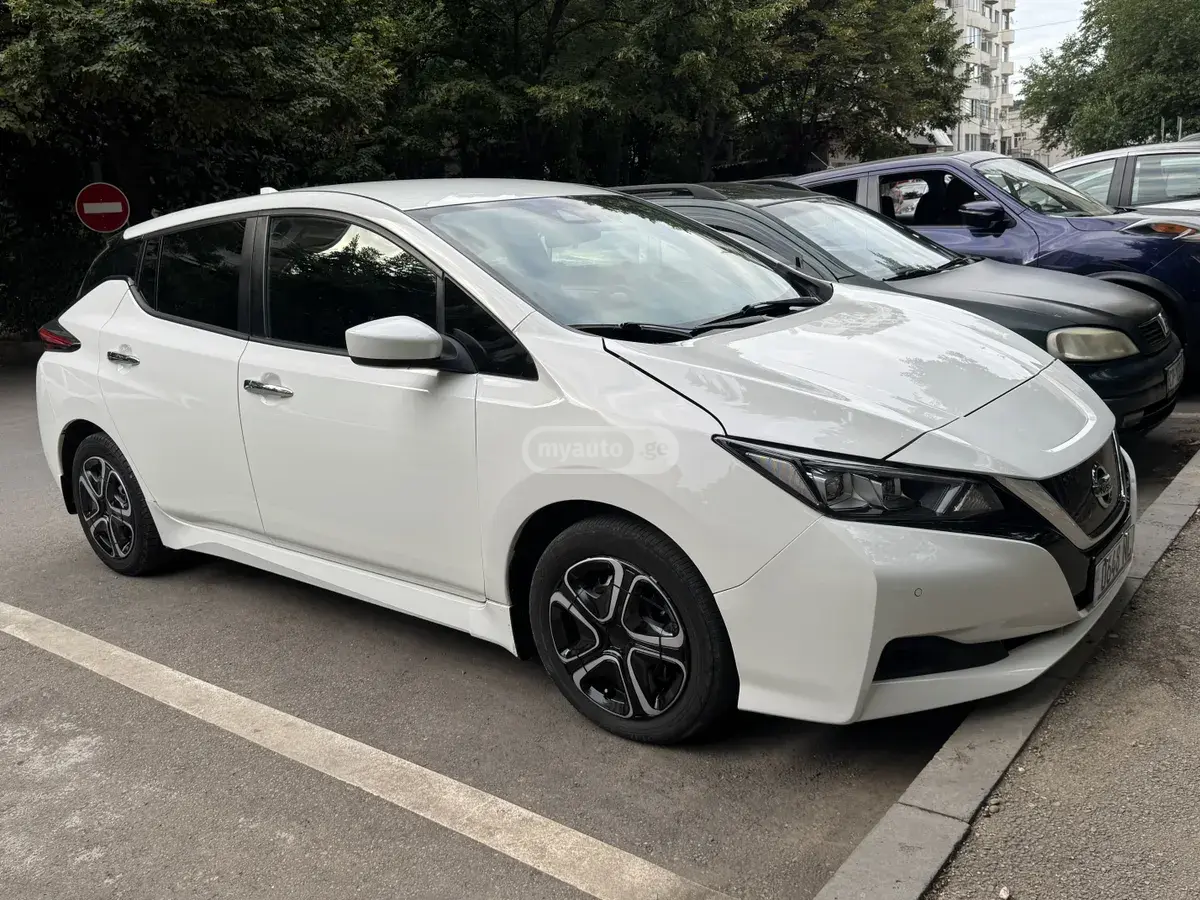 Nissan LEAF, миниатюра 8