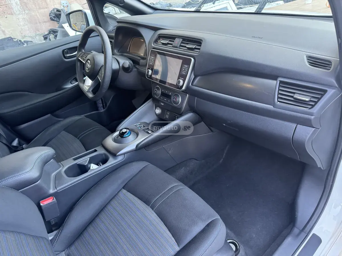 Nissan LEAF, миниатюра 9