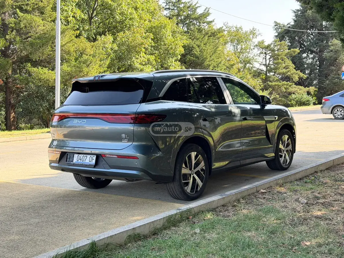 BYD Tang L