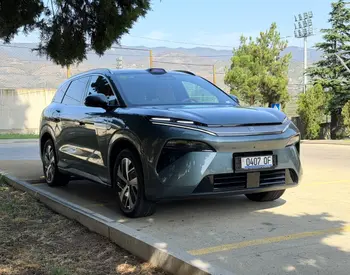 BYD Tang L