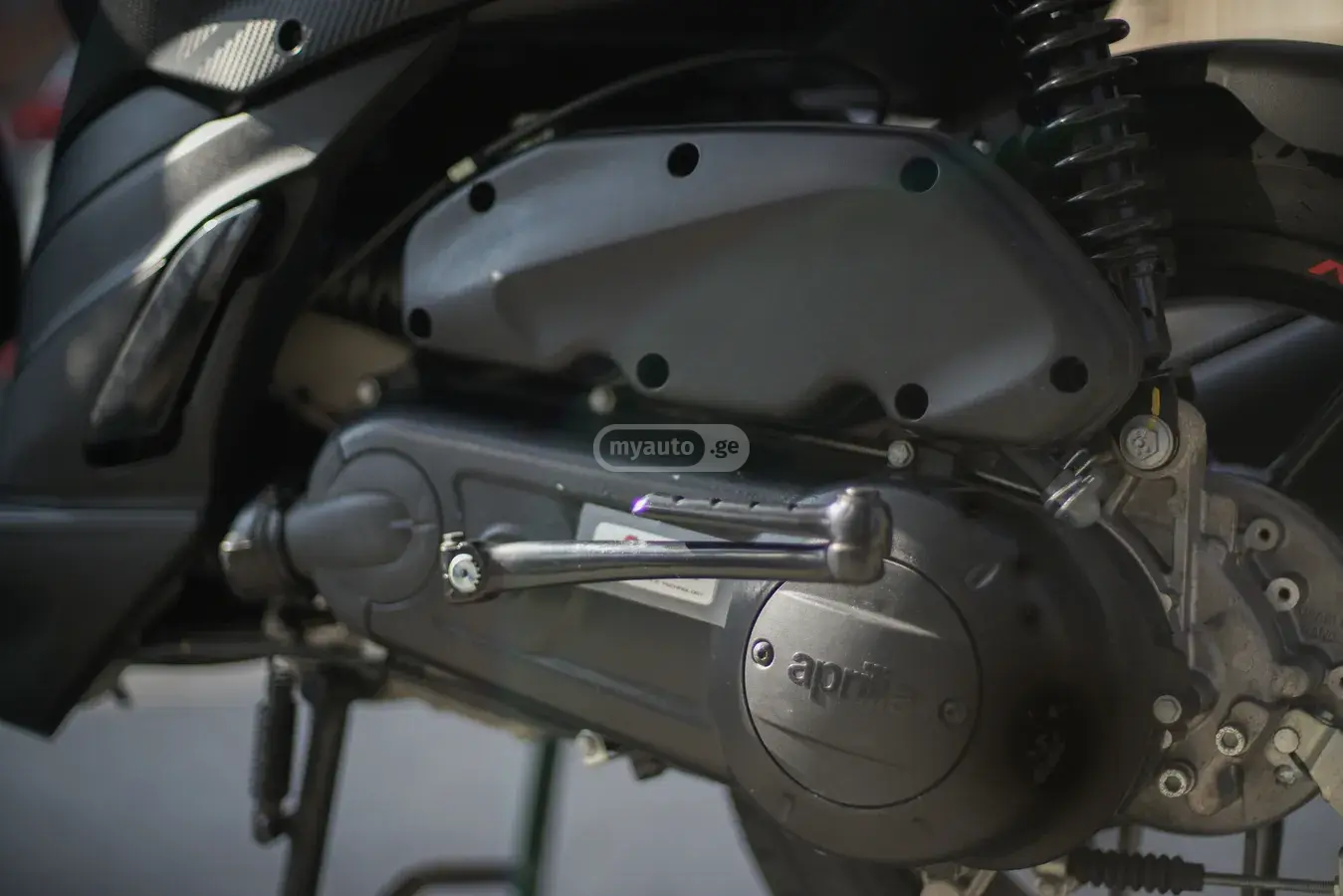 Aprilia SR 160 Carbon 