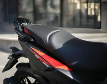 Aprilia SR 160 Carbon 