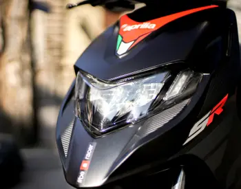 Aprilia SR 160 Carbon 