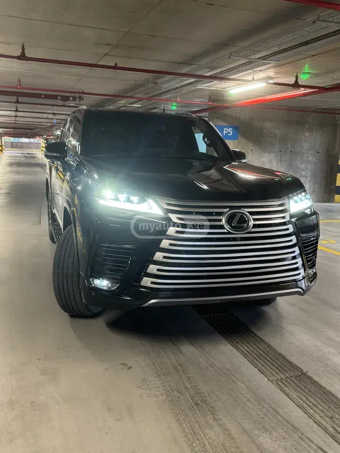 Lexus LX 500