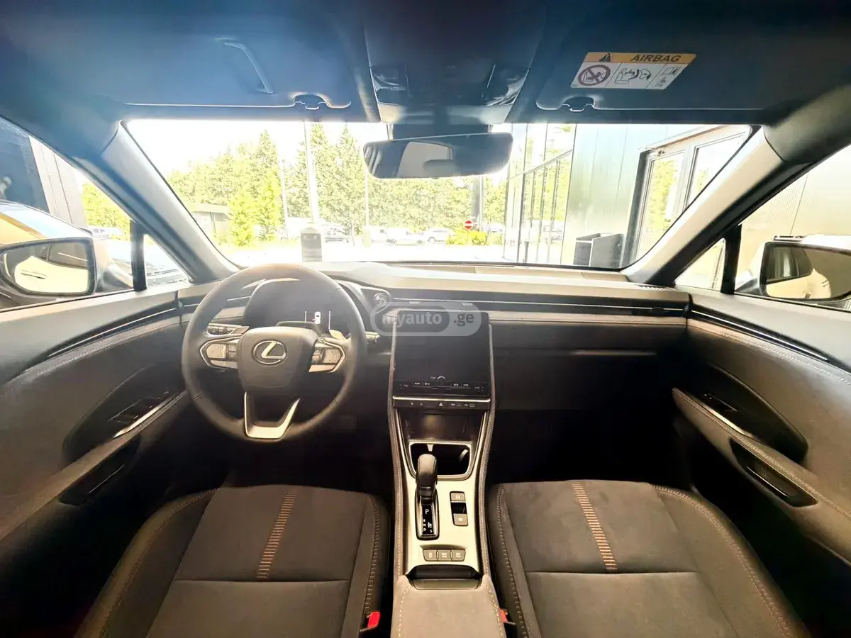 Lexus LBX