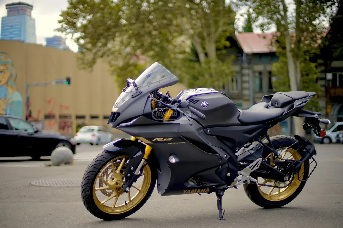 Yamaha R15 V-4