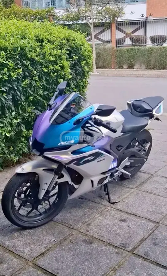 Yamaha R15 V-4