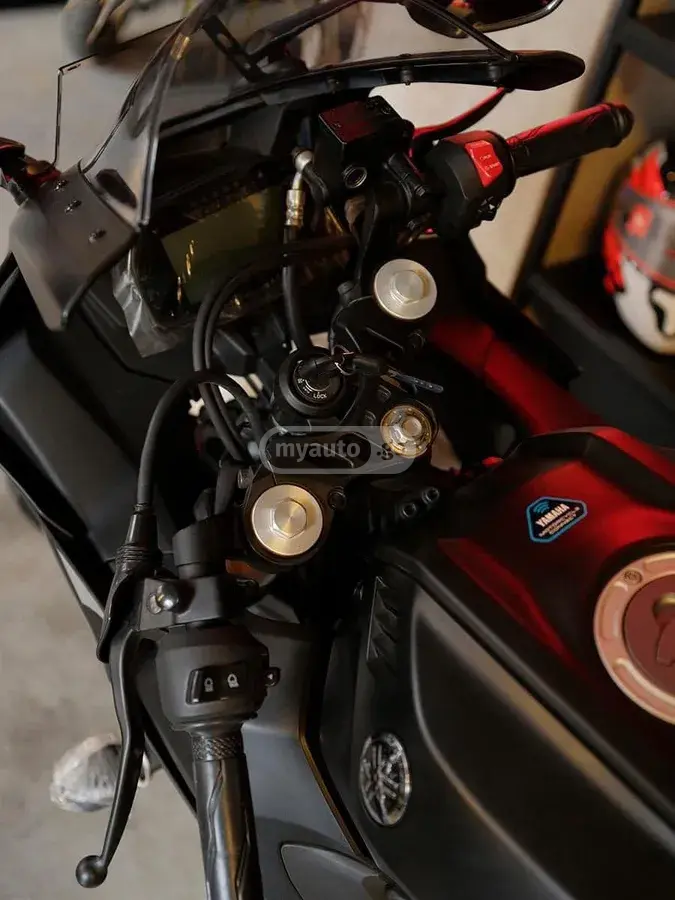 Yamaha R15 V-4