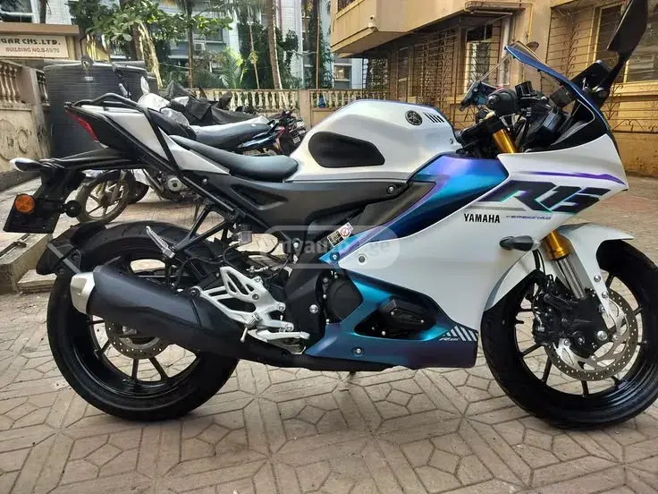 Yamaha R15 V-4
