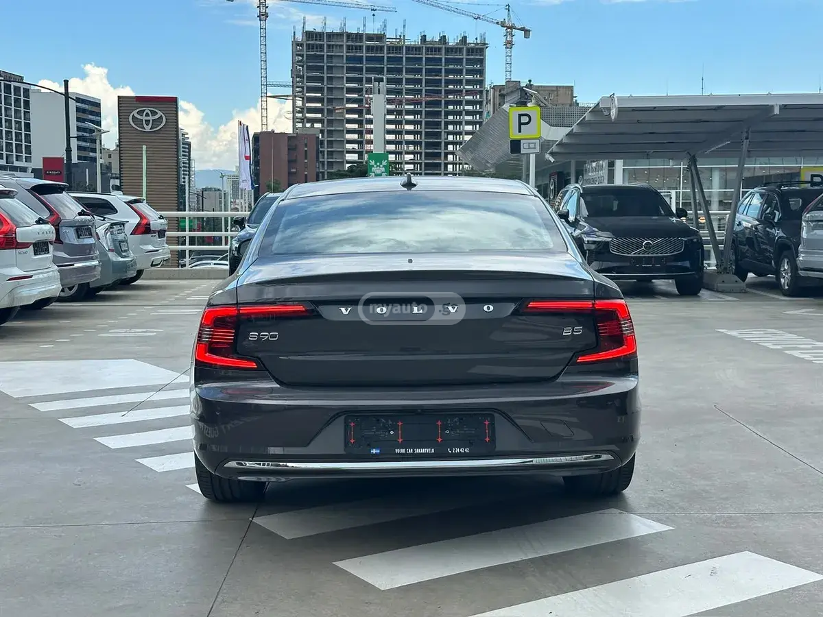 Volvo S 90