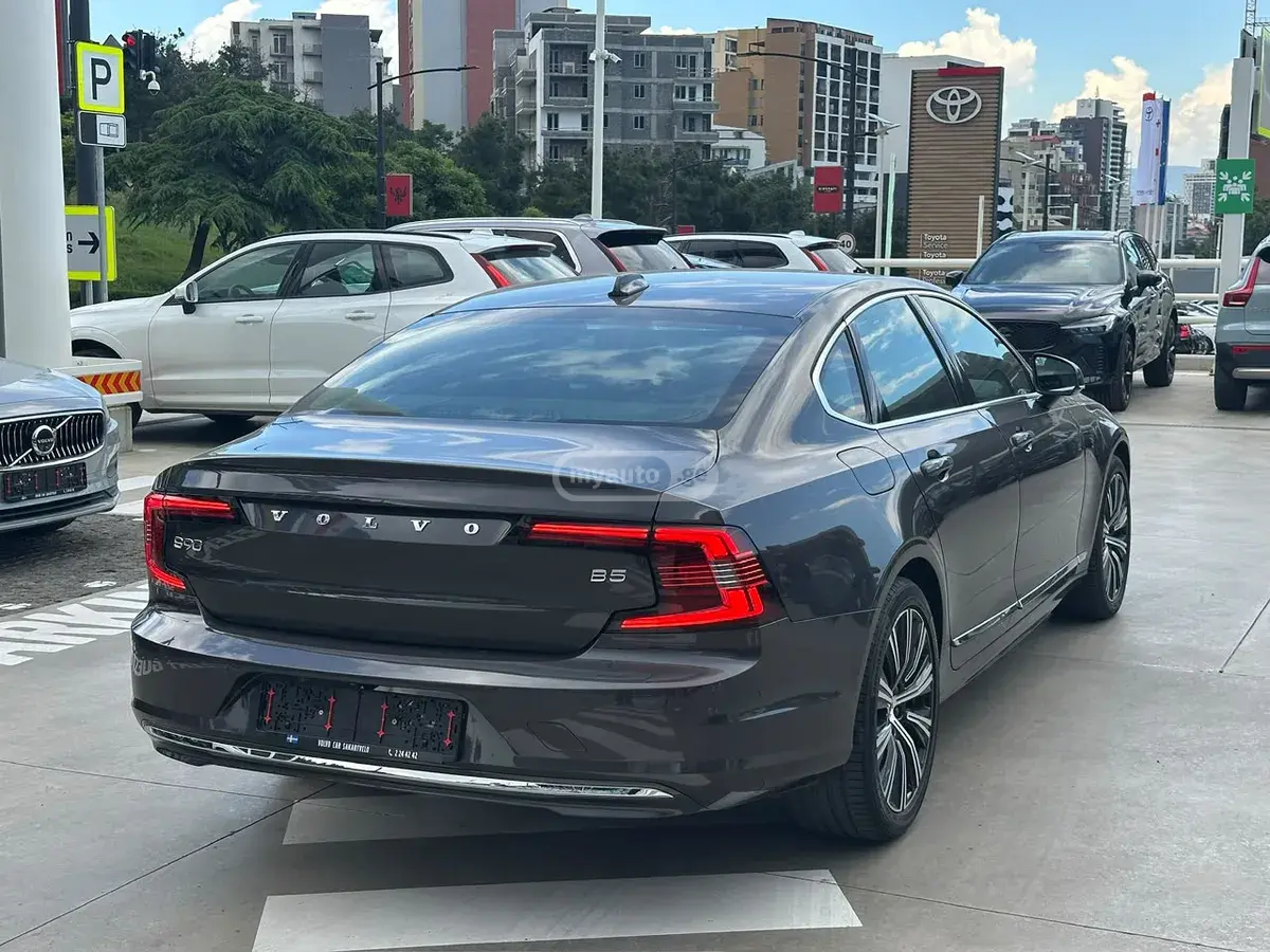 Volvo S 90