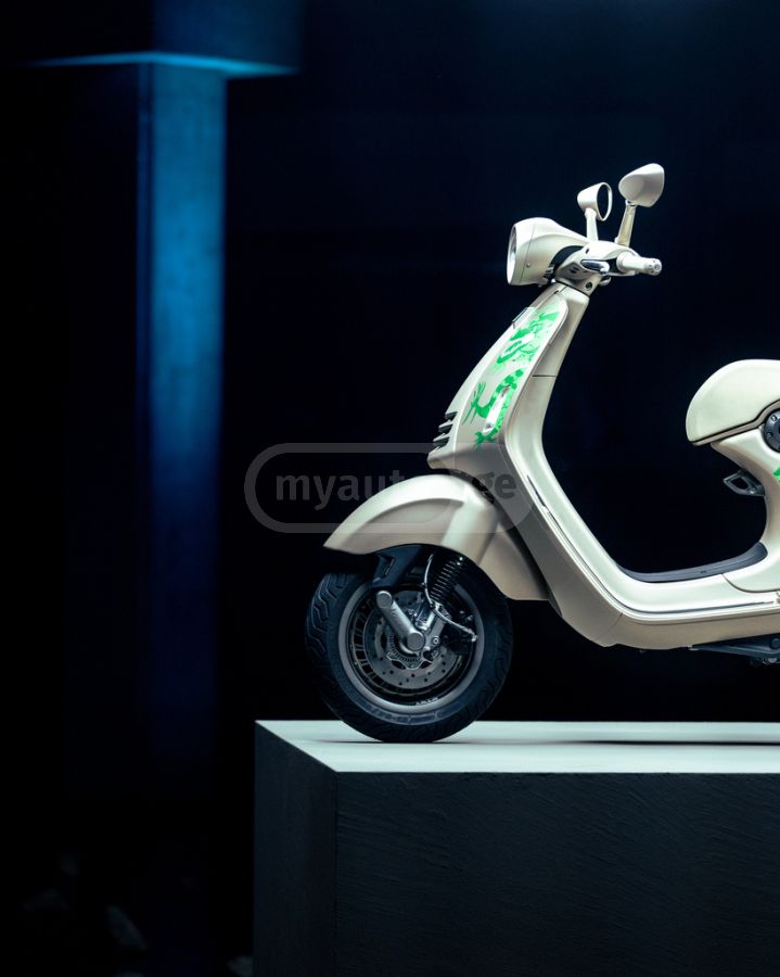 Vespa (VESPA 946)RED