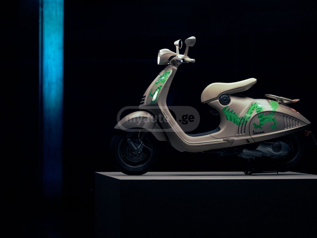 Vespa (VESPA 946)RED