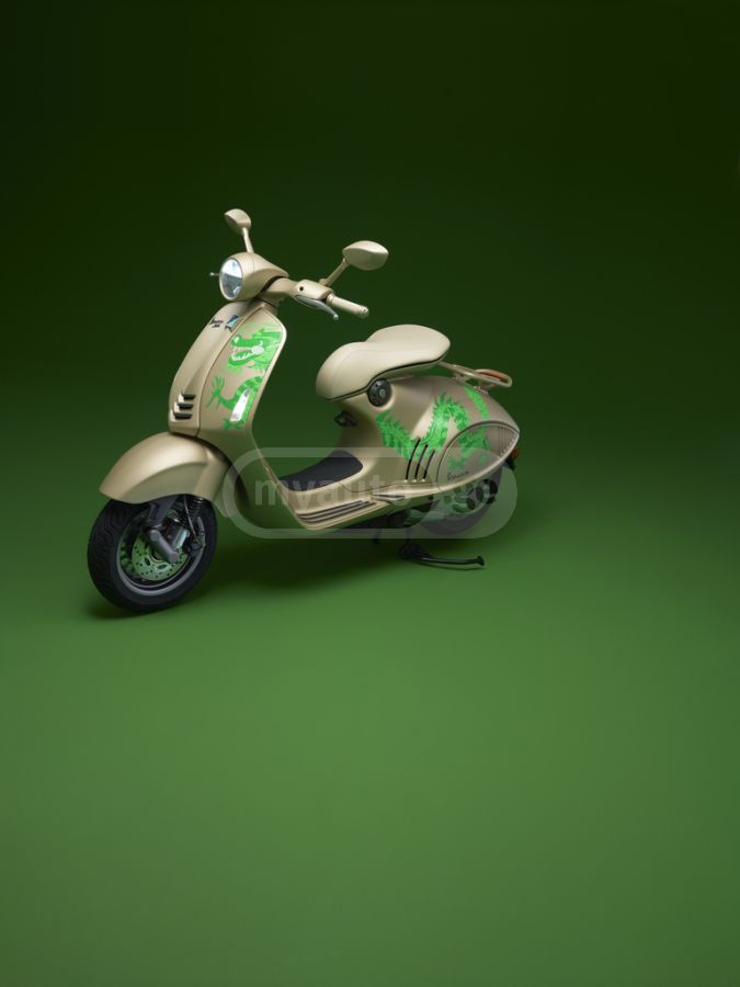 Vespa (VESPA 946)RED