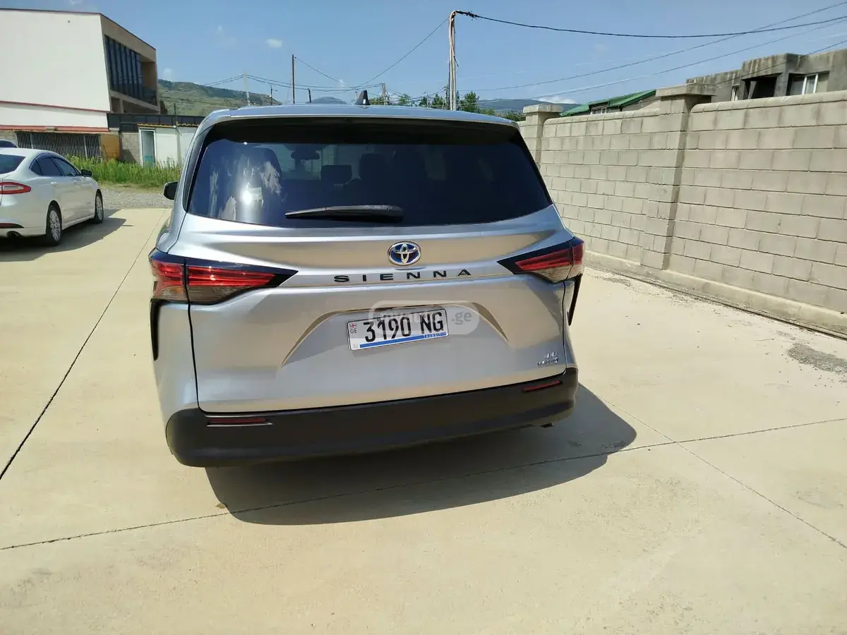 Toyota Sienna, миниатюра 7