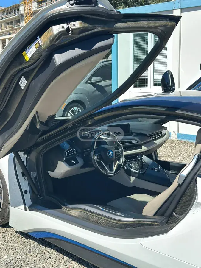 BMW I8 
