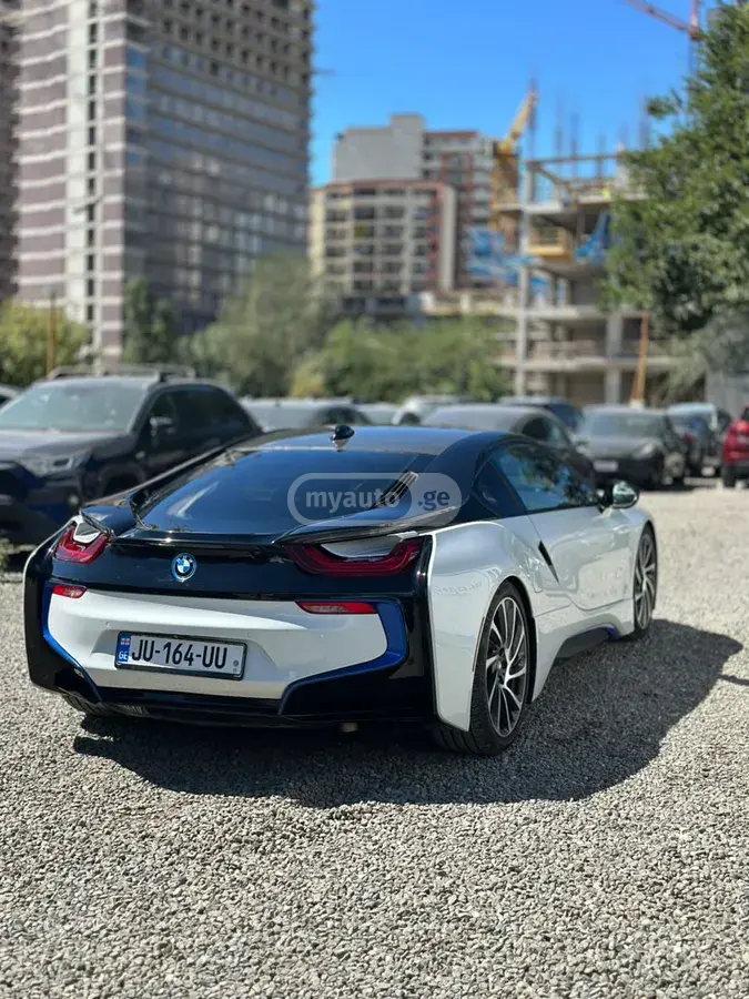 BMW I8 