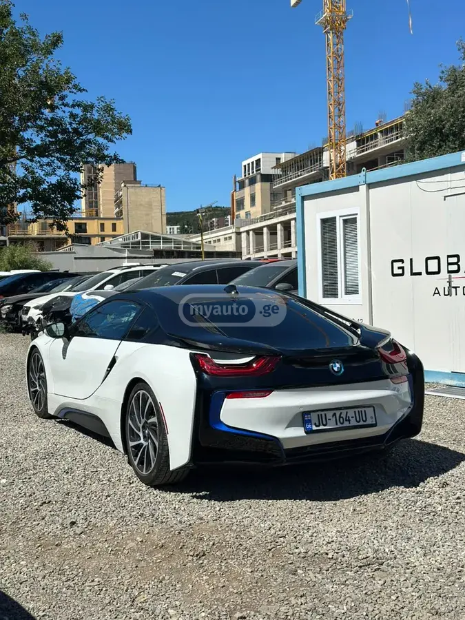 BMW I8 