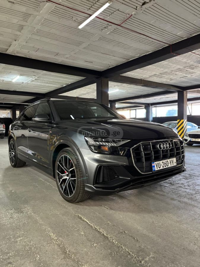 Audi Q8