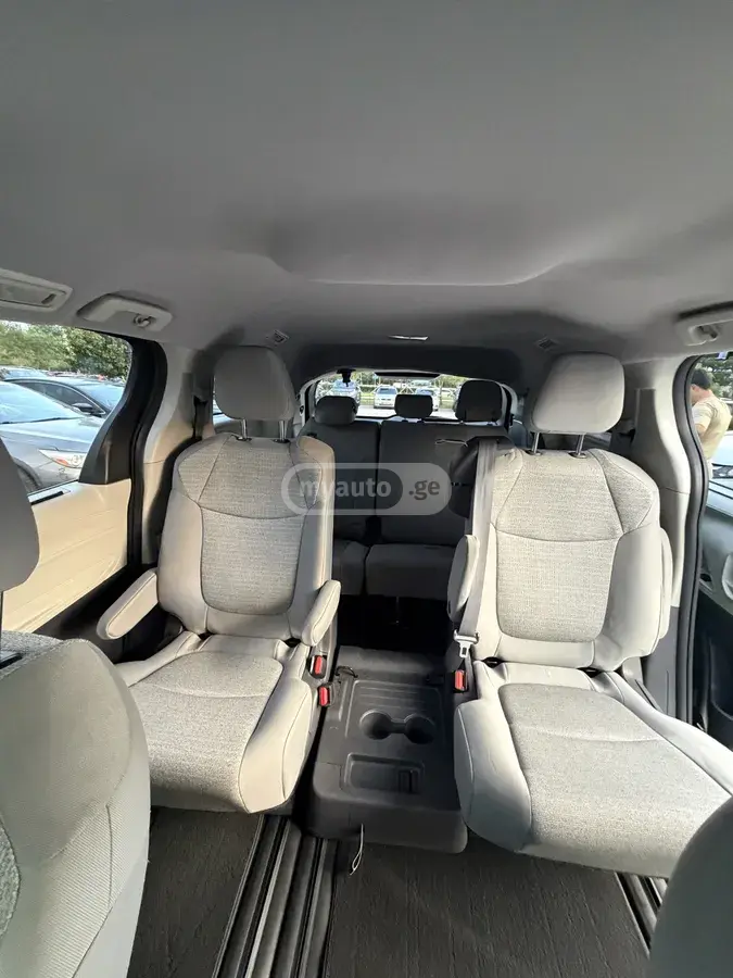Toyota Sienna, миниатюра 11
