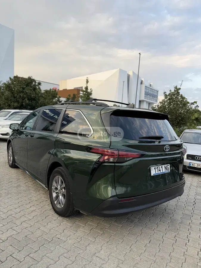 Toyota Sienna, миниатюра 3