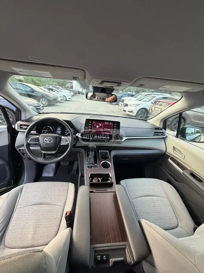 Toyota Sienna, миниатюра 8